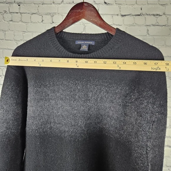 Banana Republic 100% Merino Wool Sweater Men L Black Crewneck Pullover - Picture 3 of 5